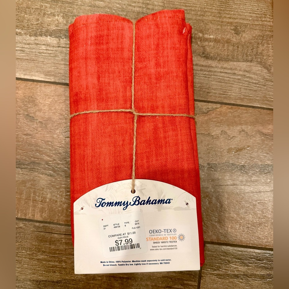 Tommy Bahama Indoor/Outdoor Tablecloth & Napkin Set - Bright Coral - NWT 🪸🧡 - Picture 3 of 5